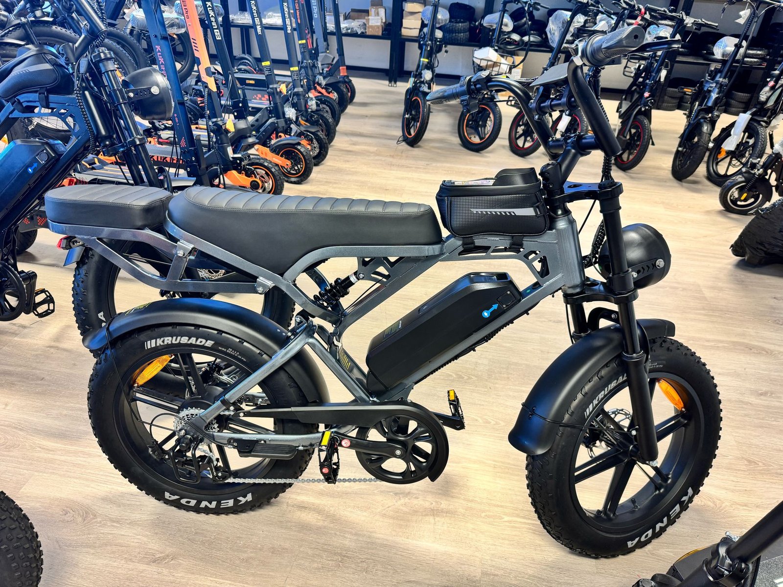 V20 Pro nu inclusief gratis tas, achterzitje, voorrekje en alarm! - Afbeelding 3